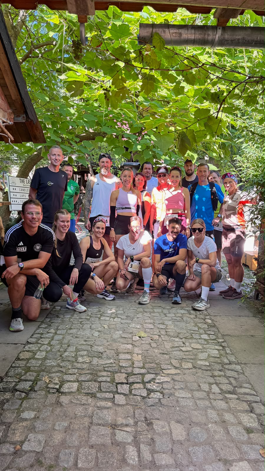 Teilnehmerinnen und Teilnehmer nach dem The Last Light Backyard Ultra
